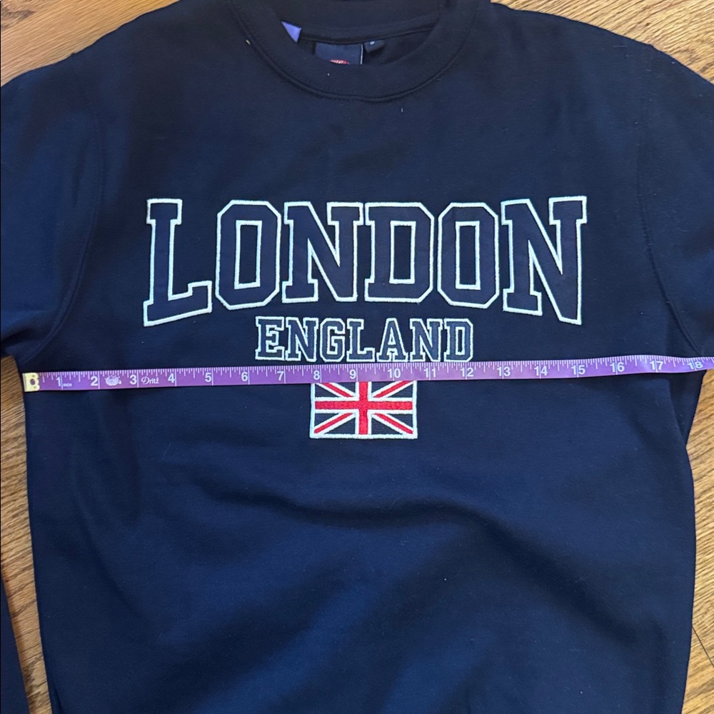 NWT Women's Embroidered Navy London England Sweatshirt Size S - 70% Cotton  SOFT - Picture 12 of 15